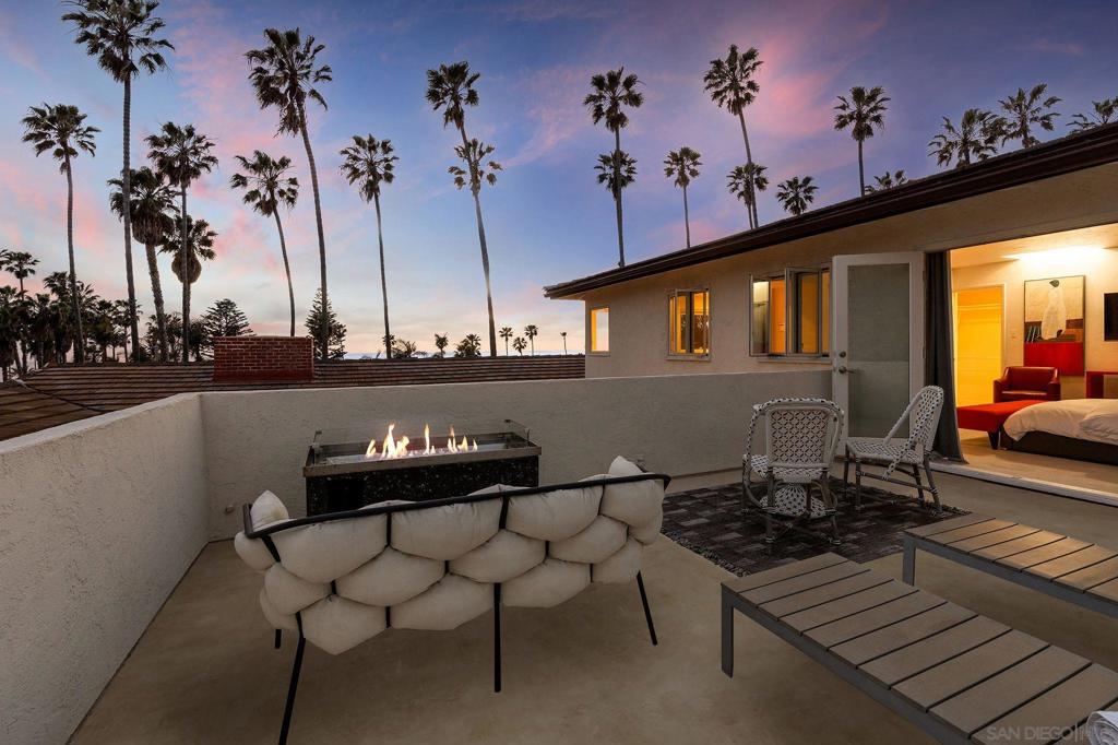 6423 Avenida Cresta