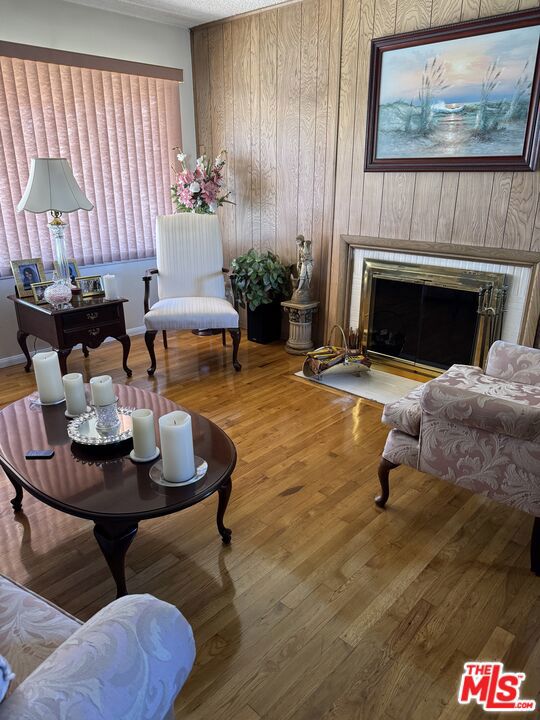 2533 W 118th Place