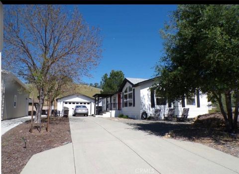 Photo of 3150 Bridle Trail Ln, Paso Robles, CA 93446 (MLS # IG26074832)