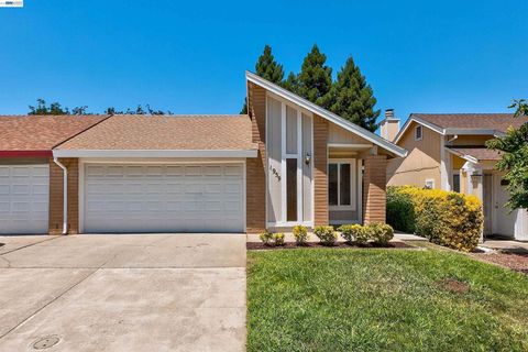 Photo of 1959 Inglis Way WAY, Roseville, CA 95678 (MLS # 41139008)