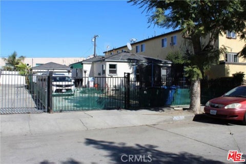 Photo of 11429 Emelita Street, Los Angeles, CA 91601 (MLS # 26923419)