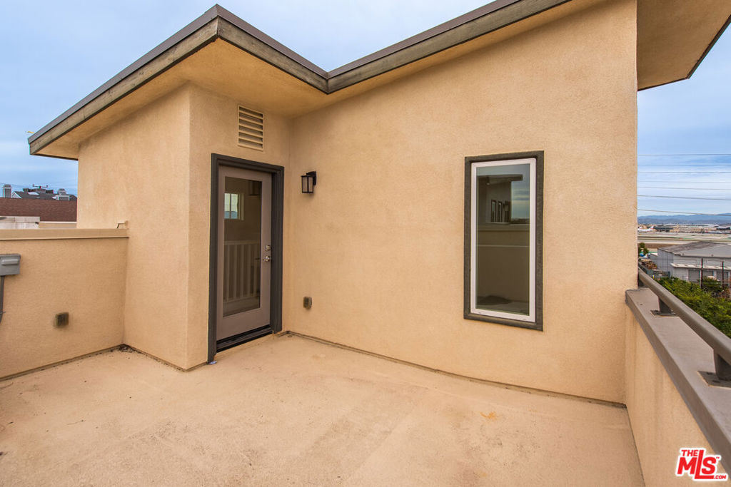 516 E Imperial Avenue