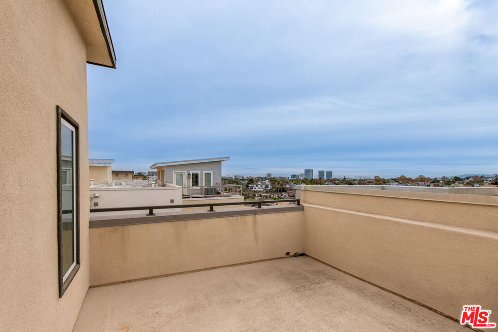 516 E Imperial Avenue