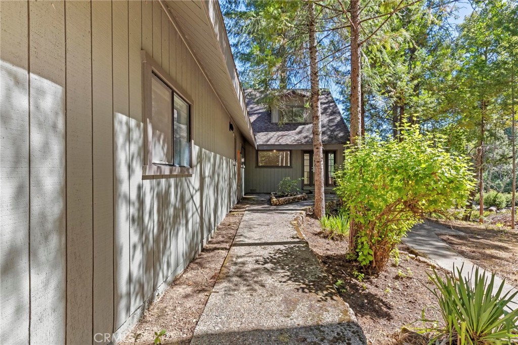 17832 Rainbow Lane