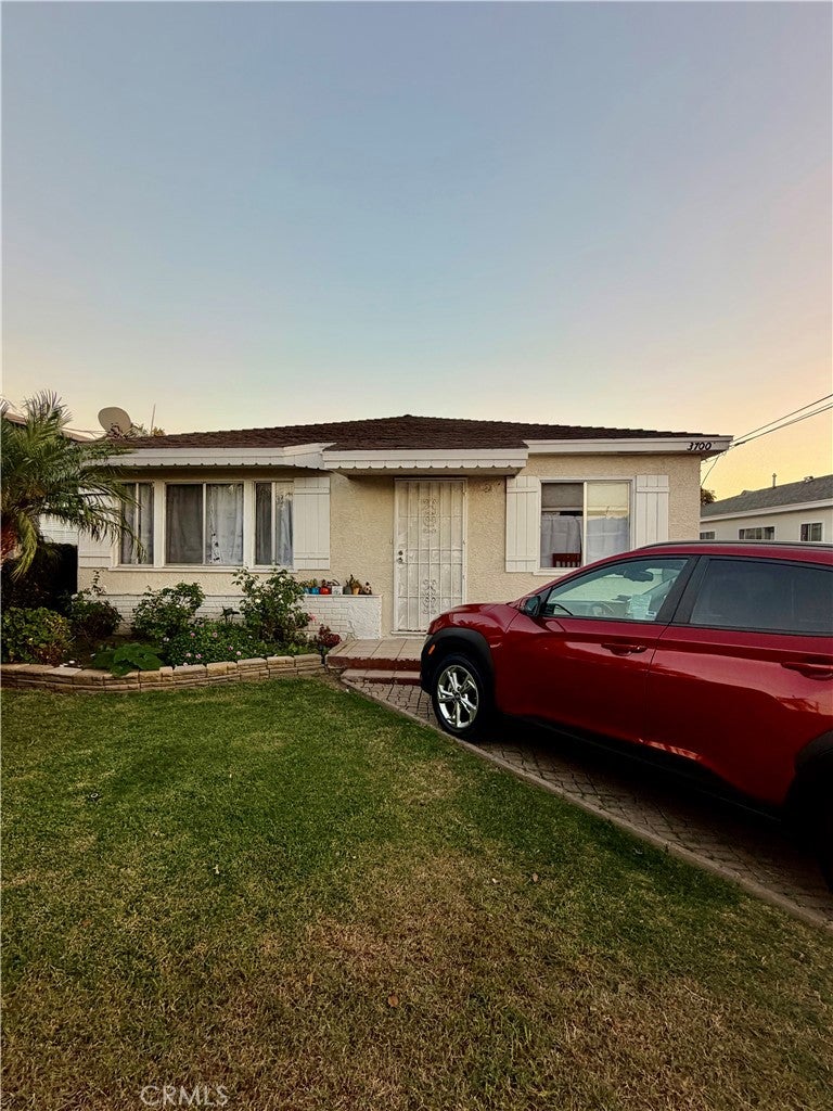 3700 W 105th