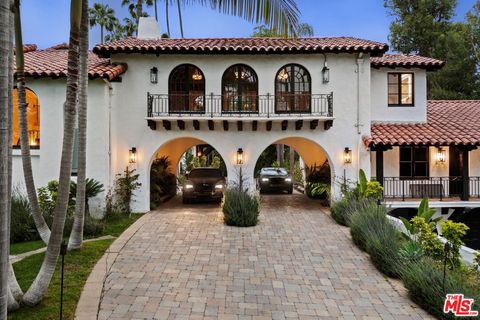 Photo of 9451 Sunset Boulevard, Beverly Hills, CA 90210 (MLS # 26634507)