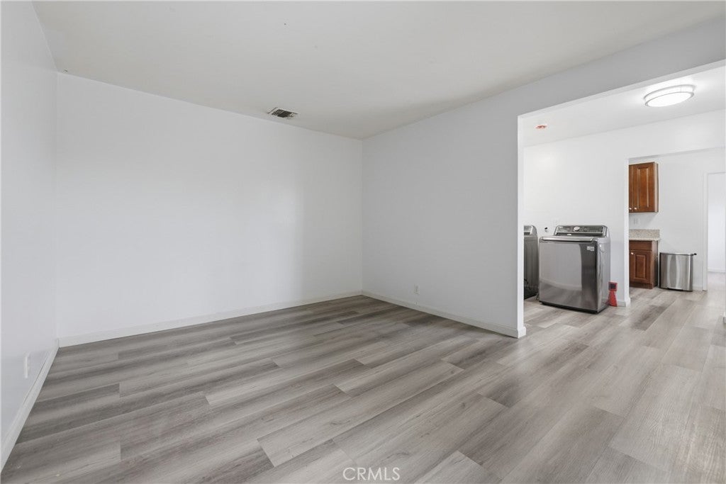 10128 Walnut E