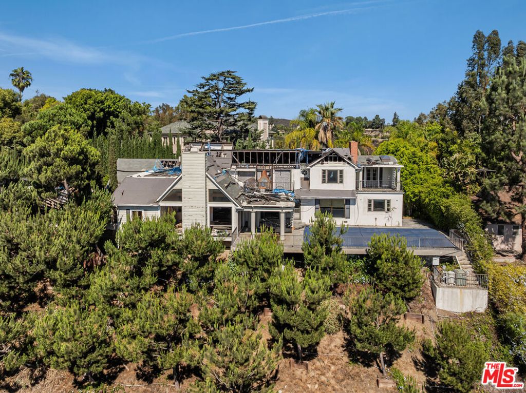Photo of 991 Bel Air Road, Los Angeles, CA 90077 (MLS # 25597131)