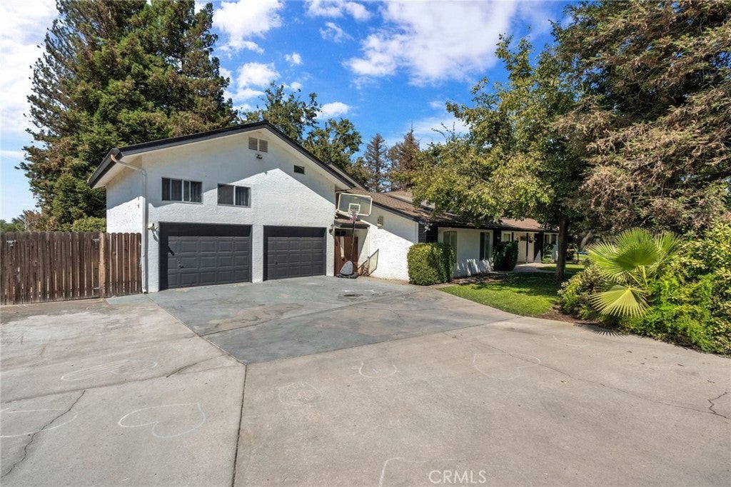 18654 Ridgedale