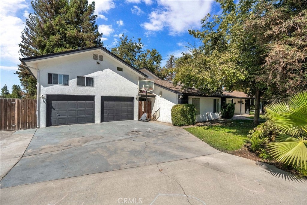 18654 Ridgedale