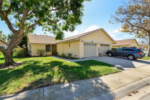 Photo of 17116 Village 17, Camarillo, CA 93012 (MLS # V1-39513)