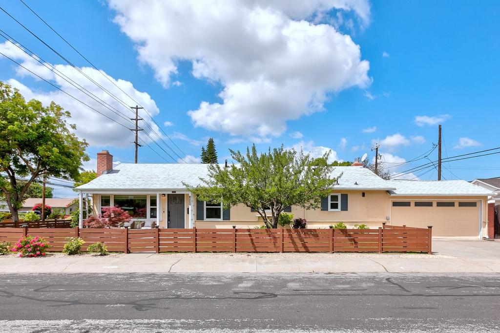 1136 Block Drive