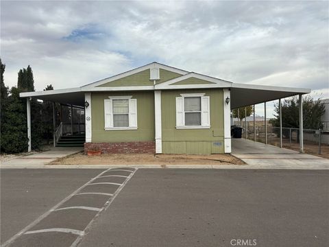 Photo of 20843 Waalew Rd #C4, Apple Valley, CA 92307 (MLS # HD25257600)