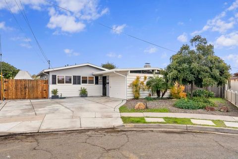 5137 Derrick Court San Diego CA 92117
