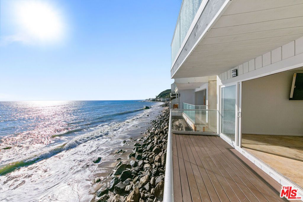Photo of 20438 Pacific Coast Highway, Malibu, CA 90265 (MLS # 25617573)