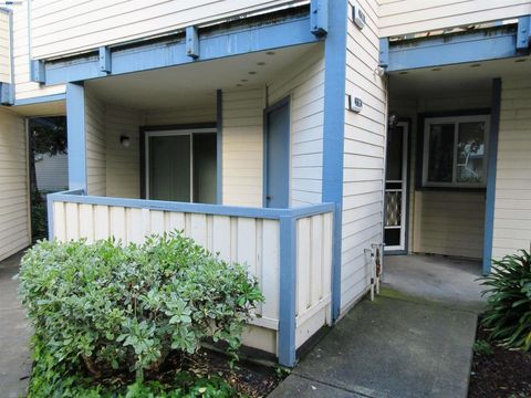 Photo of 46636 Winema Cmn, Fremont, CA 94539 (MLS # 41128927)