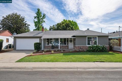 Photo of 2137 Holbrook Drive Dr, Concord, CA 94519 (MLS # 41128663)