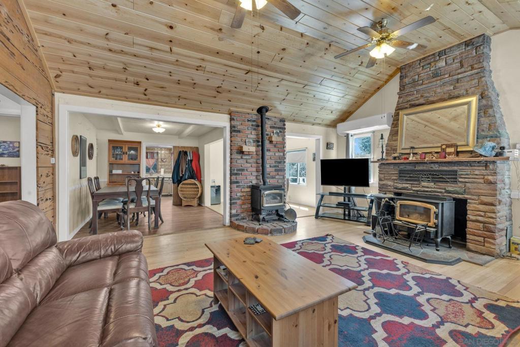 1267 Ridge Trl