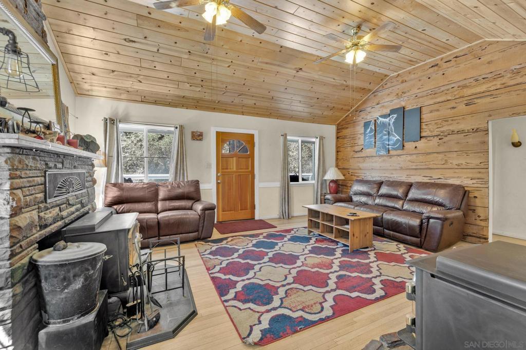 1267 Ridge Trl