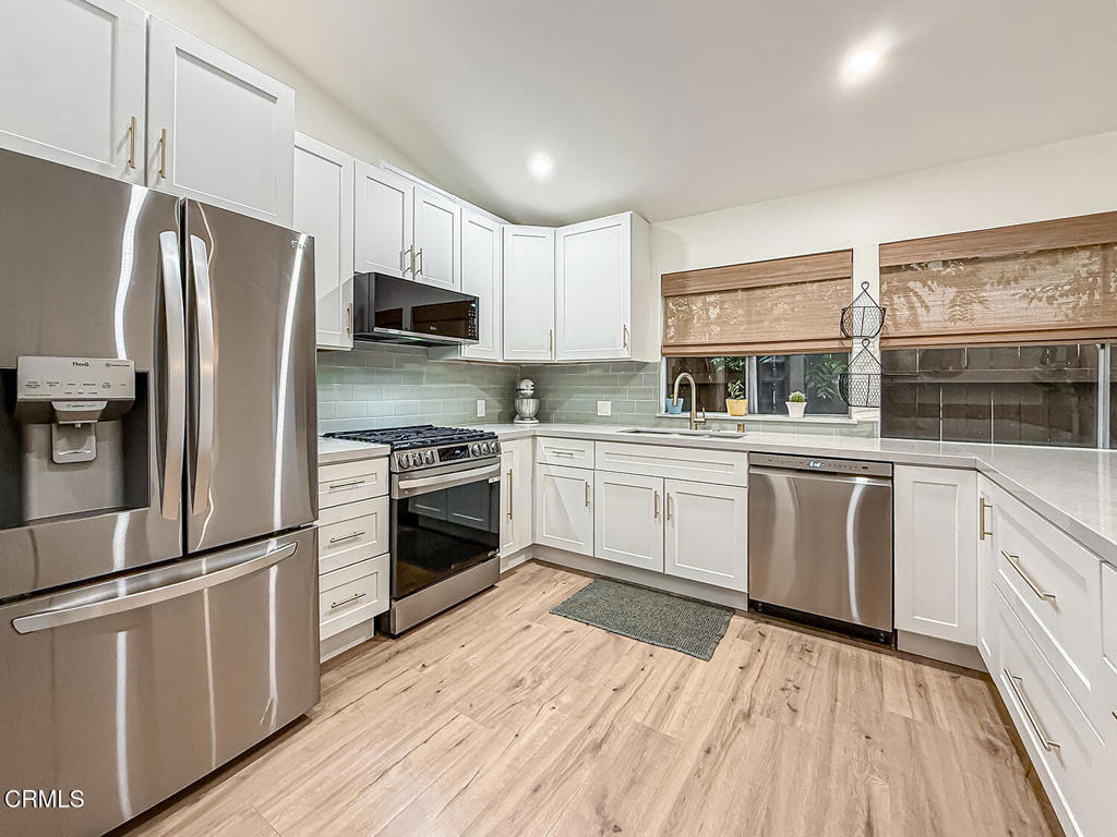 5465 Newcastle Avenue 6