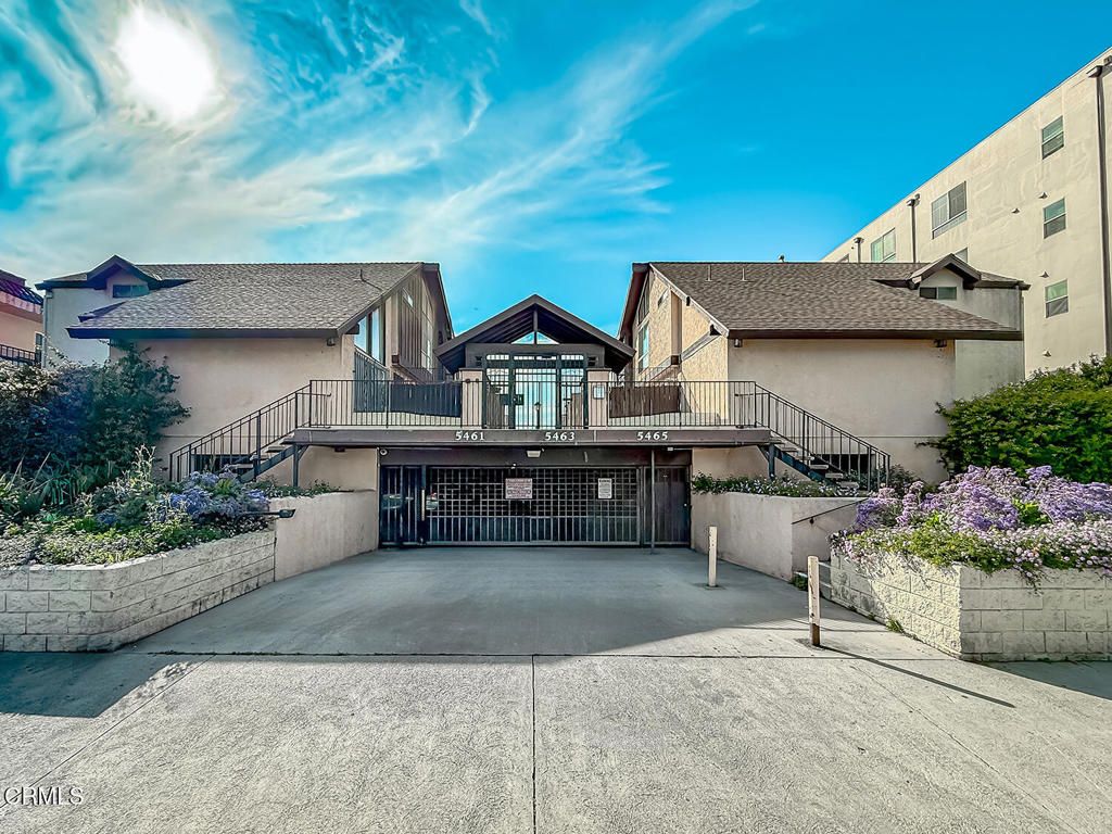 Photo of 5465 Newcastle Avenue #6, Encino, CA 91316 (MLS # V1-35043)