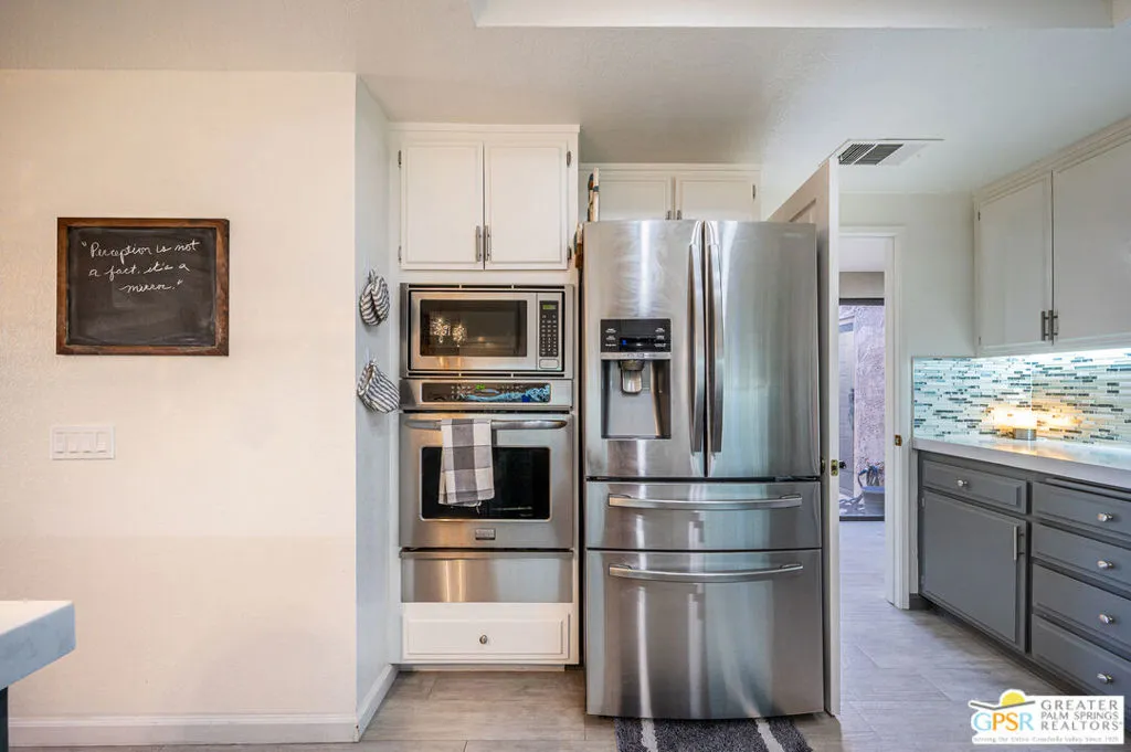 Palm Desert, California 92260, United States, 3 Bedrooms Bedrooms, ,2 BathroomsBathrooms,Residential,Active,218136