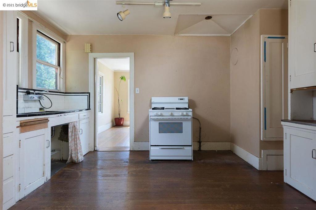 UPPER ROCKRIDGE - Residential