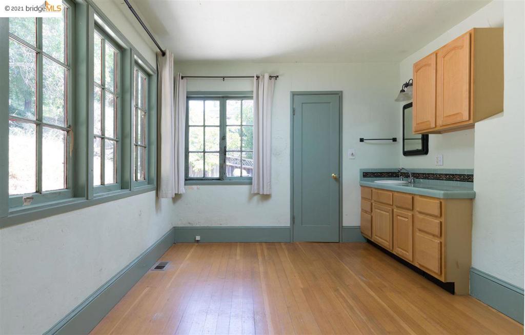 UPPER ROCKRIDGE - Residential