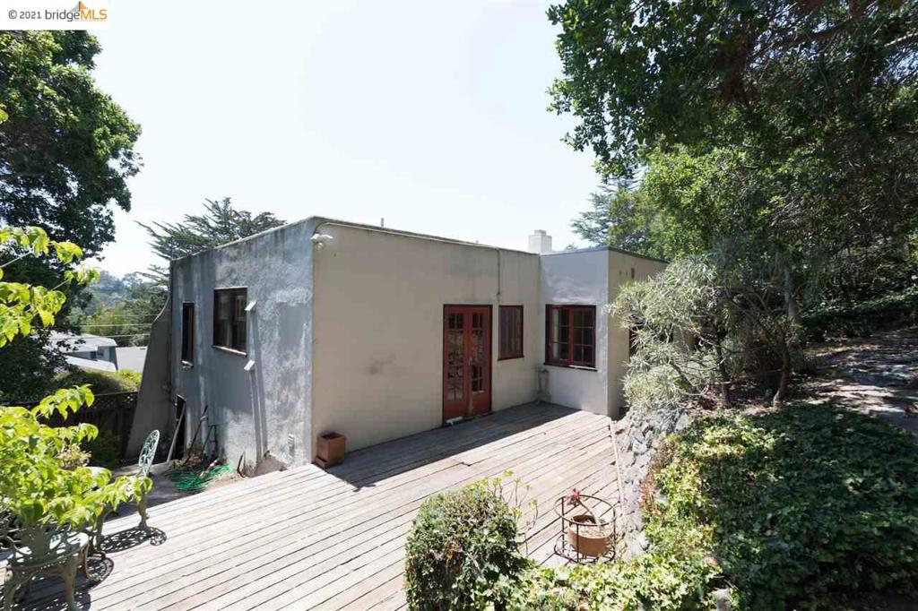 UPPER ROCKRIDGE - Residential