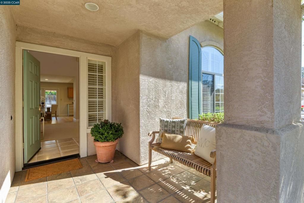 Photo of 321 Liveoak Ct Ct, Martinez, CA 94553 (MLS # 41115503)