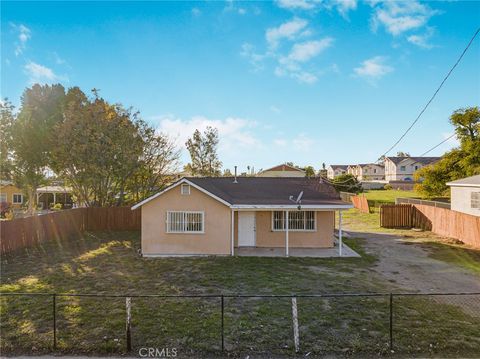 Photo of 9258 Pepper St, Fontana, CA 92335 (MLS # AR25269618)
