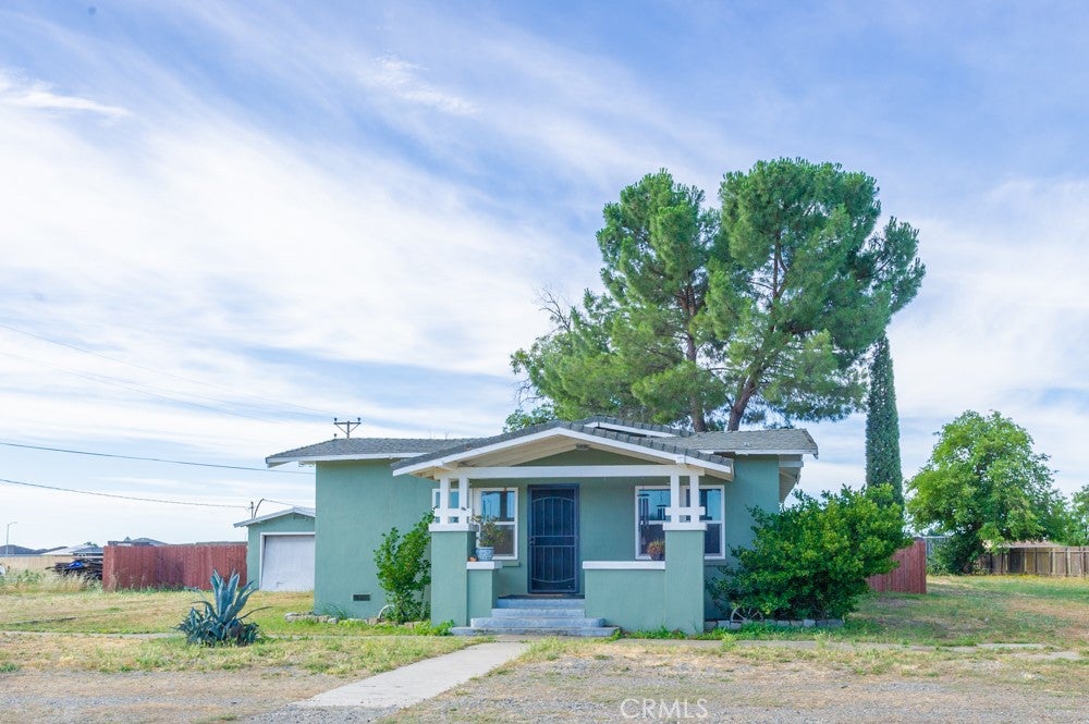 1068 E Walker
