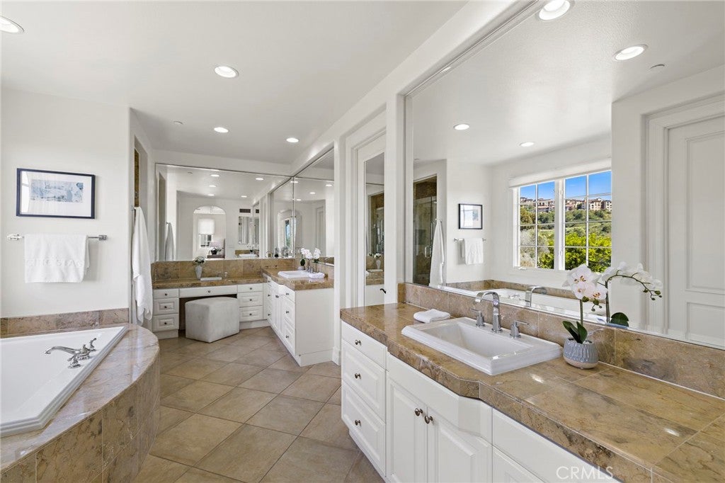 28 Sandy Cv, Newport Coast CA 92657 - Photo 25