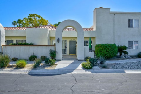 Photo of 43754 Avenue Alicante, Palm Desert, CA 92211 (MLS # 219148935DA)