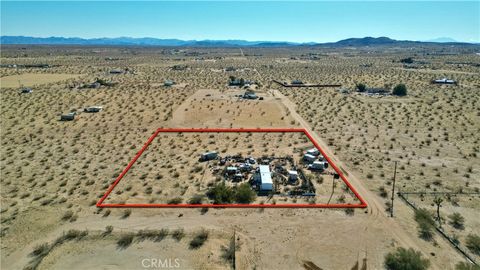 Photo of 1825 Noble Way, Landers, CA 92285 (MLS # JT25159080) Photo of 1825 Noble Way, Landers, CA 92285 (MLS # JT25159080)