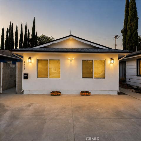 Photo of 23509 Friar Street, Woodland Hills, CA 91367 (MLS # SR26150090)