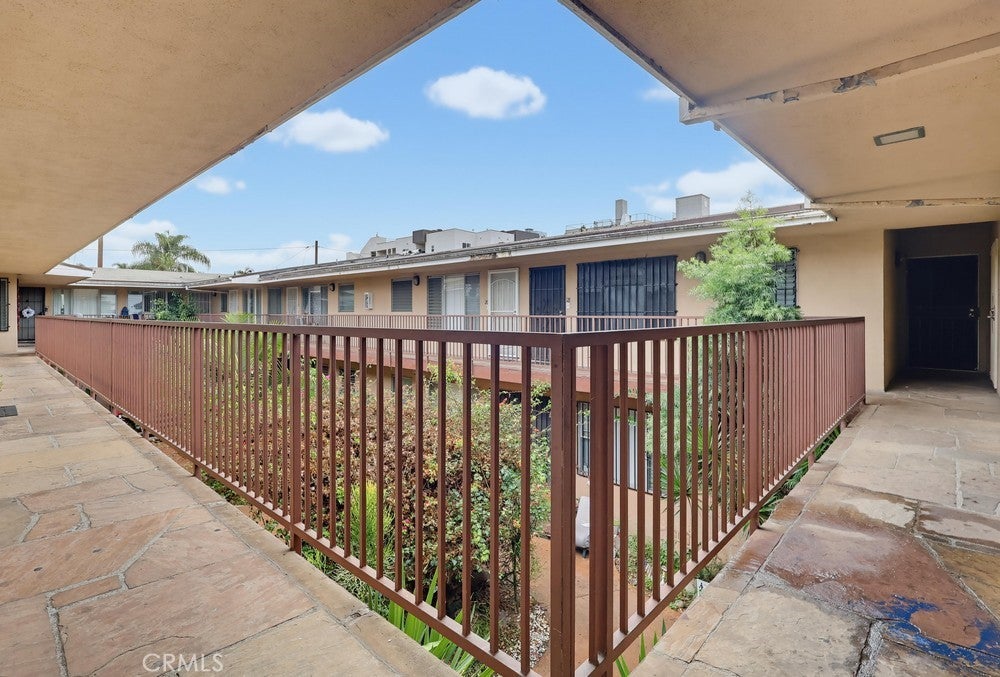 640 Elm Ave. 11