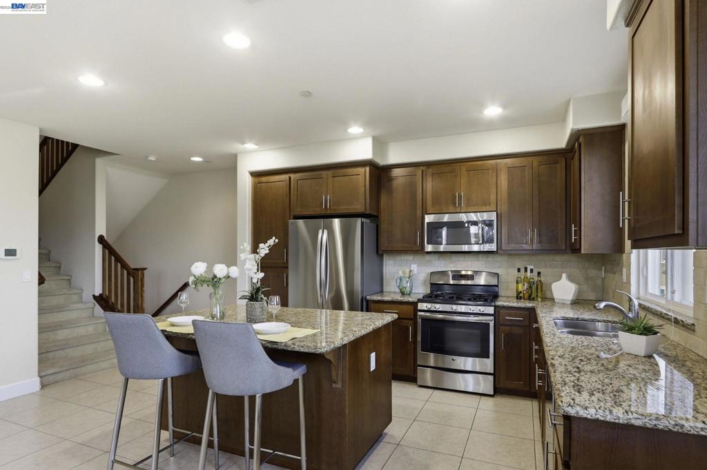 272 Currlin Cir