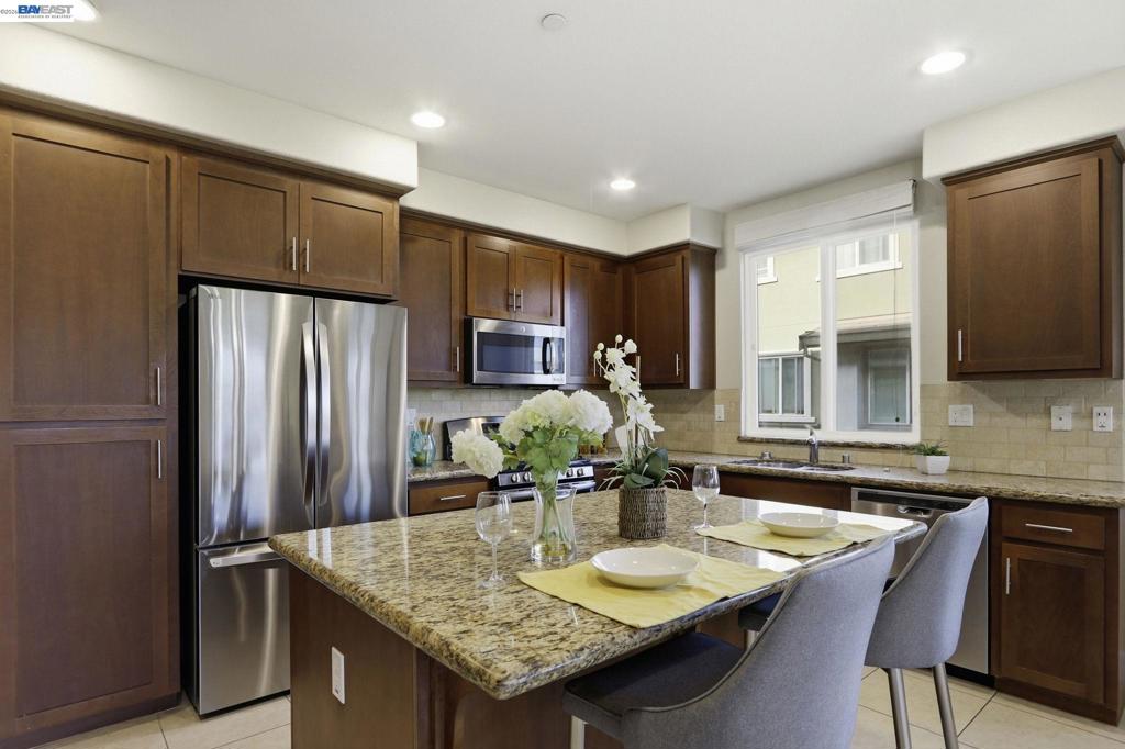 272 Currlin Cir