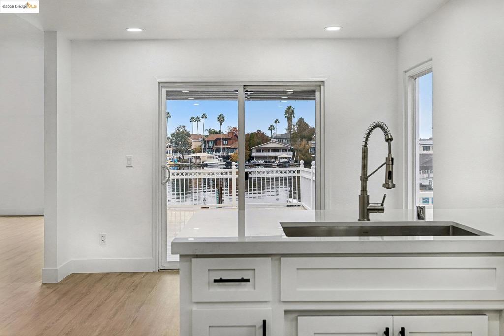 DEEP WATER - Residential