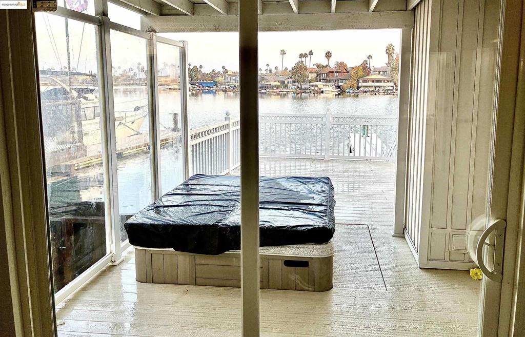 DEEP WATER - Residential