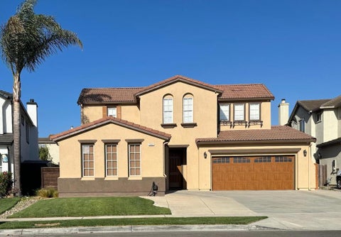 Photo of 1221 Modena Street, Salinas, CA 93905 (MLS # ML82062019)