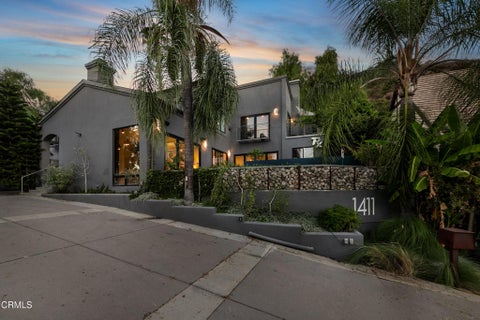 Photo of 1411 Edgehill Place, Pasadena, CA 91103 (MLS # P1-28857)