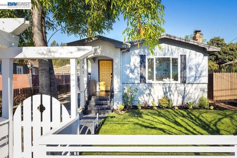 Photo of 261 261 Julius St St, San Leandro, CA 94577 (MLS # 41126284)