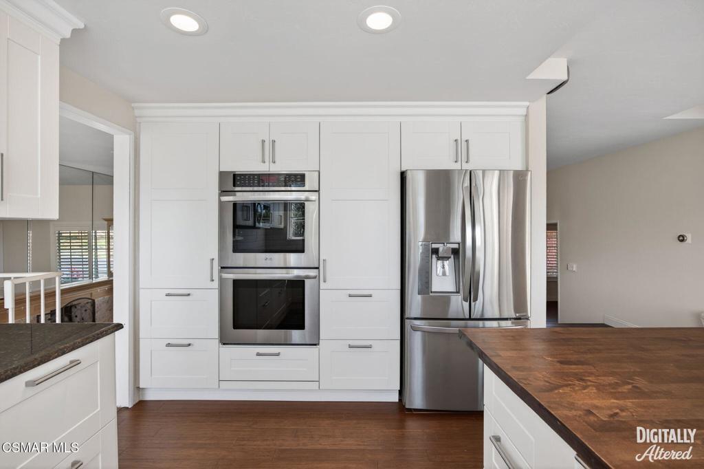 250 W Avenida De Las Flores