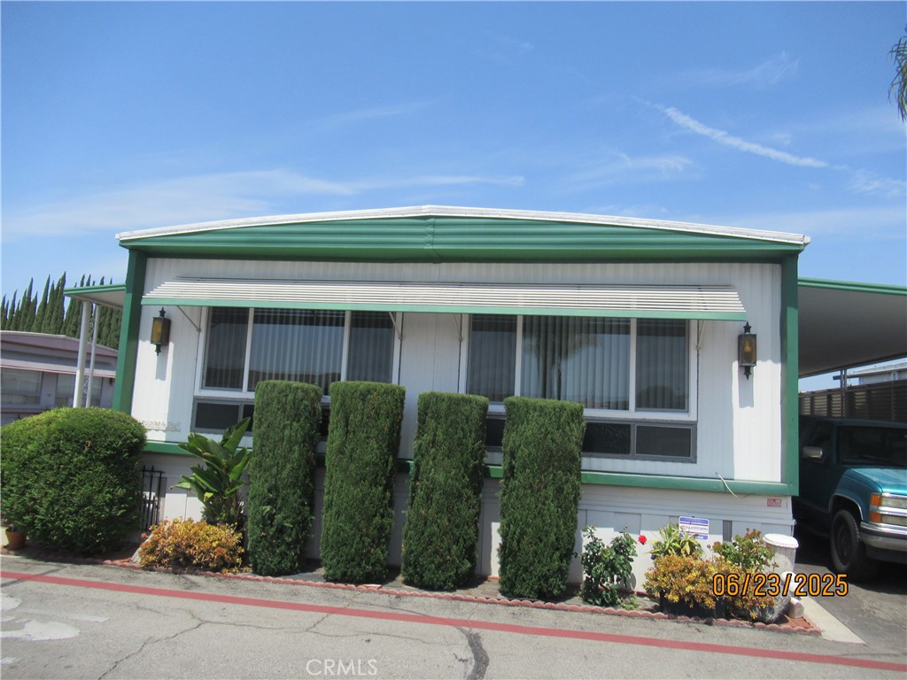 Front corner mobile home located in the highly desirable Daleview Estates, a 55+ senior community. Enjoy a spacious living area with a dedicated dining room—perfect for gatherings and everyday comfort. This 2-bedroom, 2-bathroom home needs a loving family to make it their own. Community amenities include a beautiful pool area, meeting rooms, and convenient laundry facilities. A wonderful place to call home!