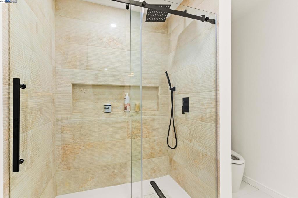 WALNUT HEIGHTS - Residential