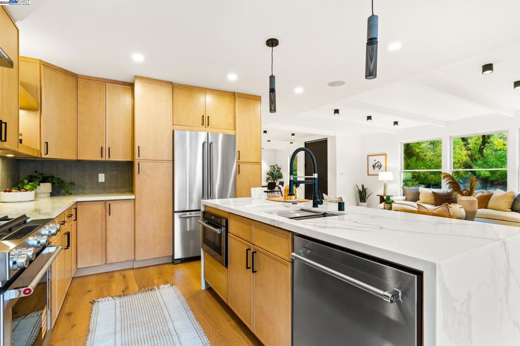 WALNUT HEIGHTS - Residential