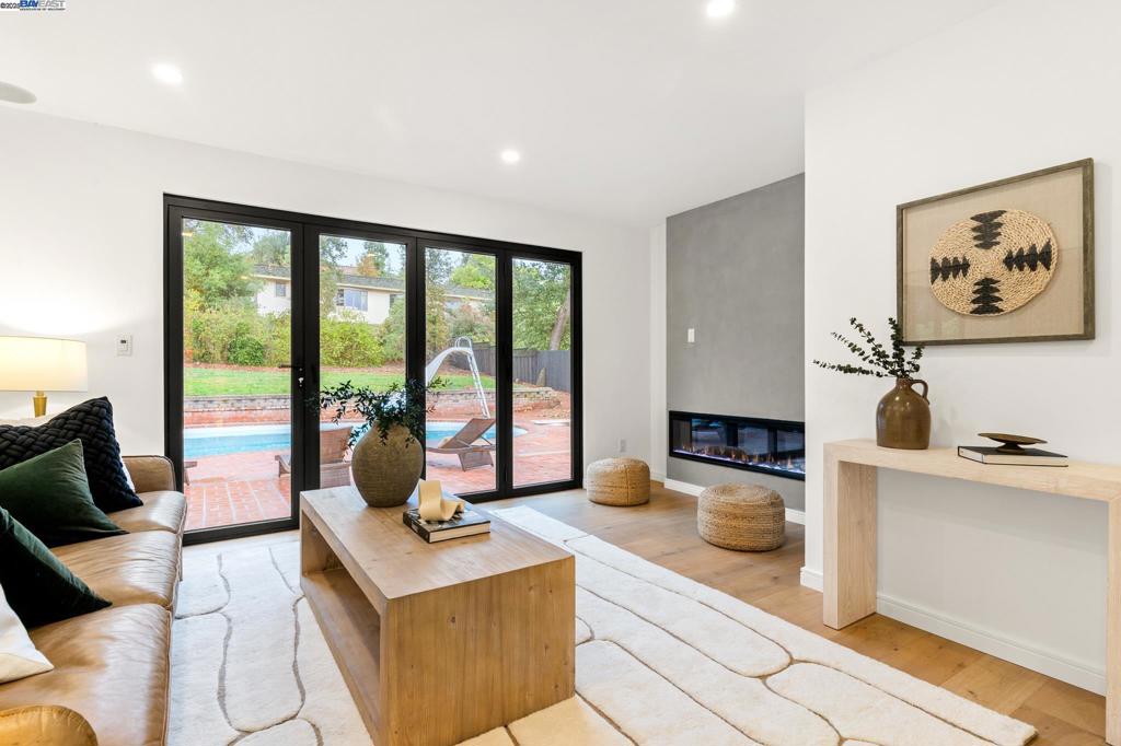 WALNUT HEIGHTS - Residential