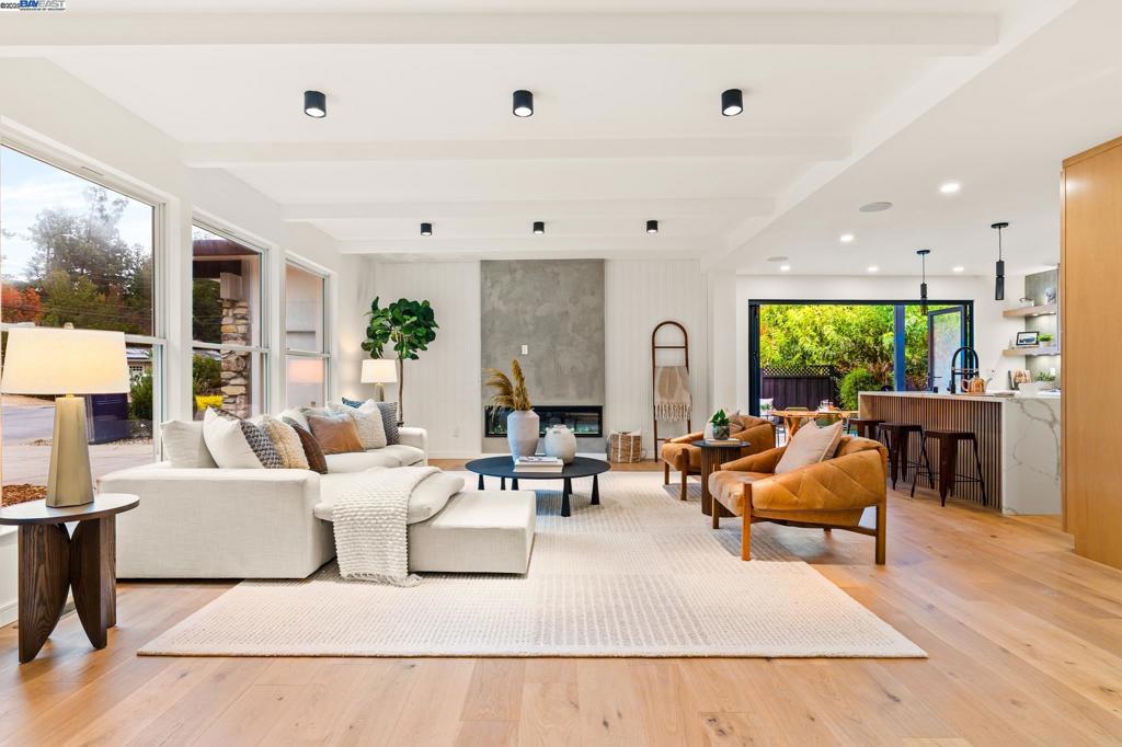 WALNUT HEIGHTS - Residential